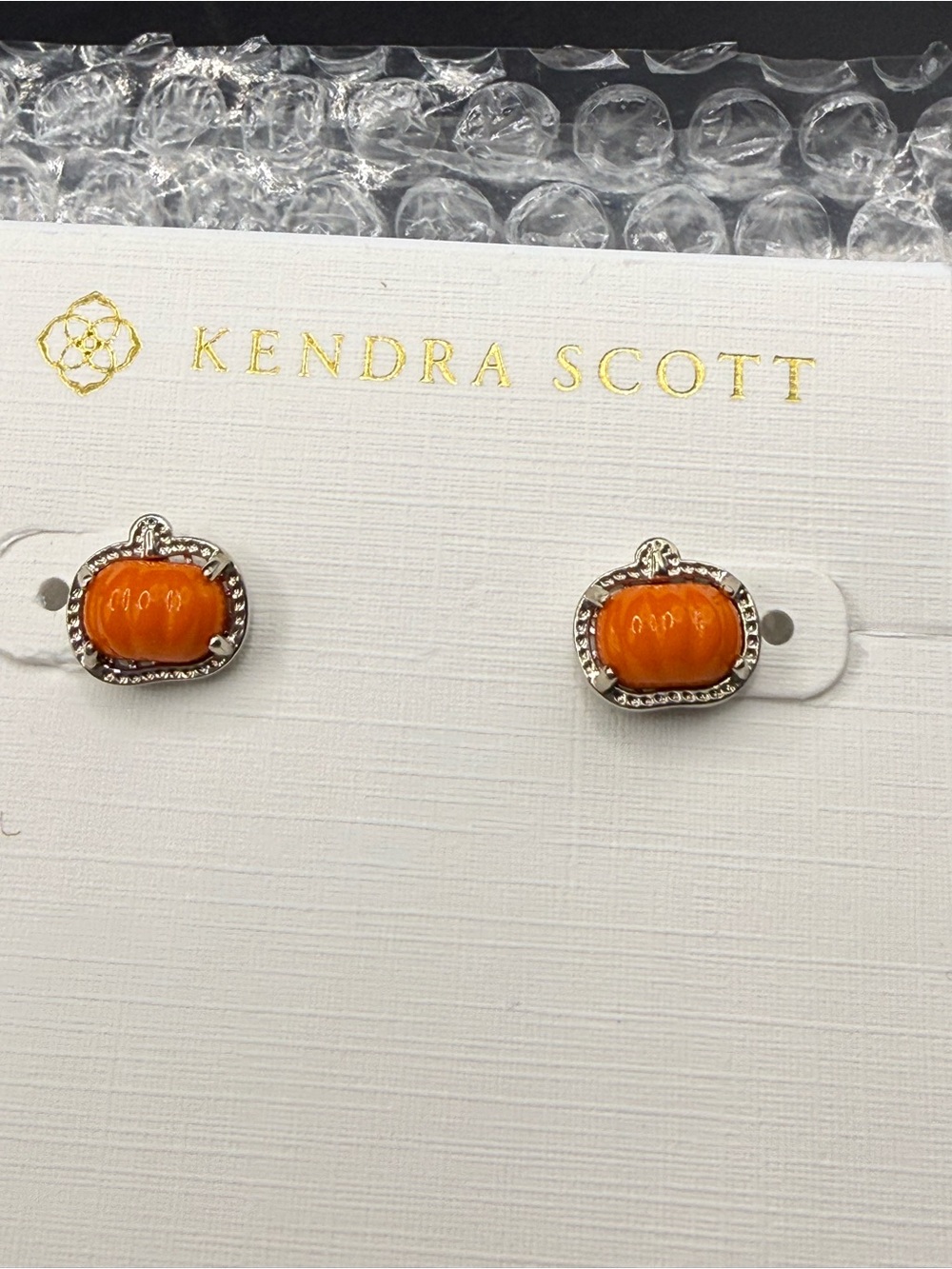 Kendra Scott pumpkin Stud Earrings in Silver - Picture 2 of 4
